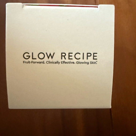 🖤 2/$50 GLOW RECIPE Guava Vitamin C Dark Spot Brightening Treatment Serum - Picture 6 of 7